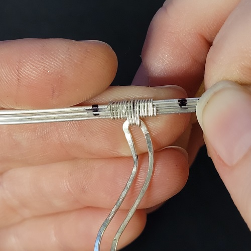 Jennifer Brooks's Snowy Road Pendant - Binding the frame., Classic Wire Jewelry, Wire Wrapping, Wrapping, Wire Wrapping Jewelry, Weaving, Wire Weaving, Weaving Wire, snowy road pendant